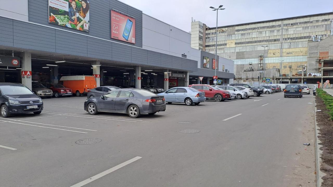 Аэропорт Апартаменты 24&24 Chişinău Eksteriør billede